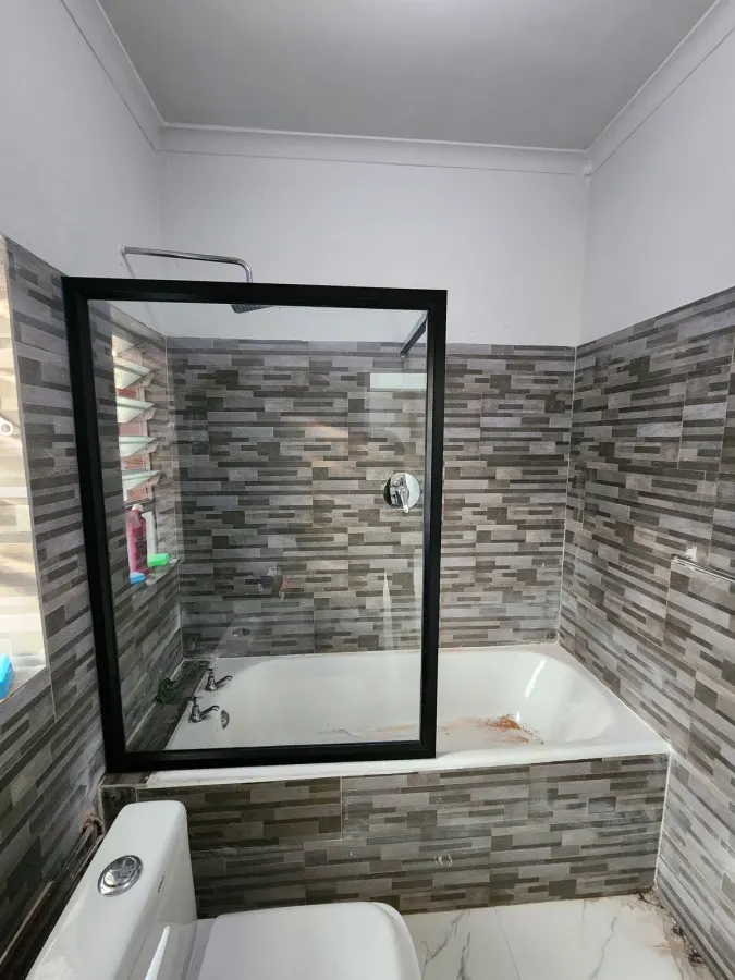 Glass shower harare