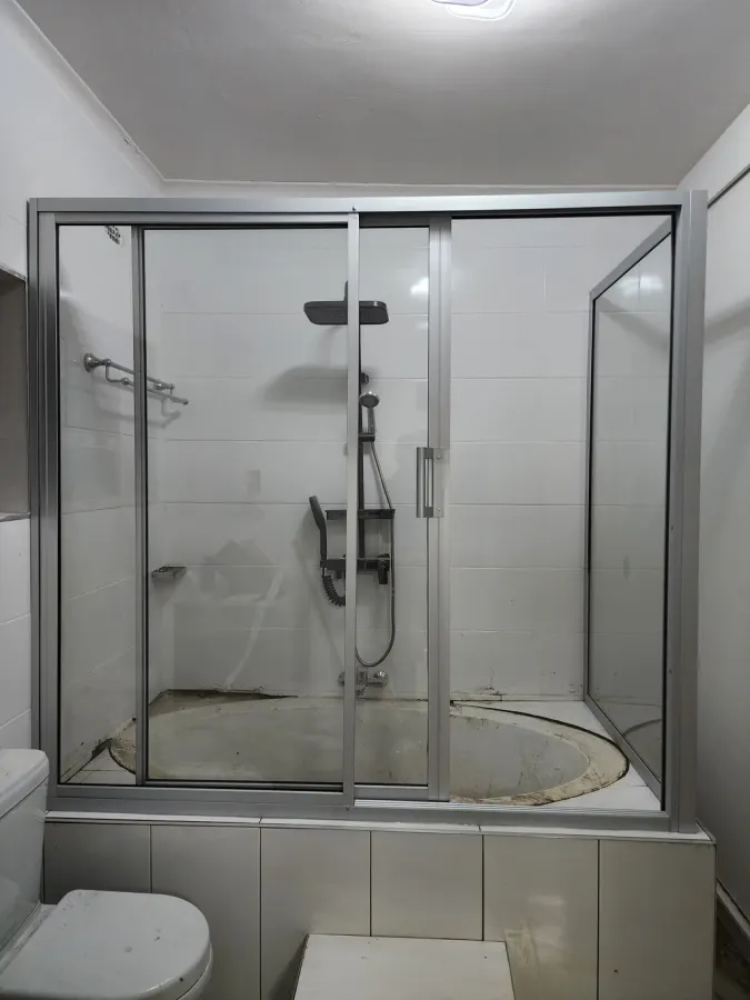Shower Cubicle Over The Tub