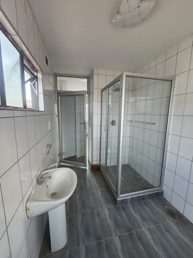 hinged shower cubicle zimre park