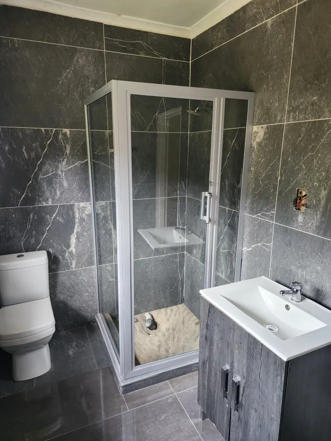 90 x 90 Shower Cubicle With Swing Door