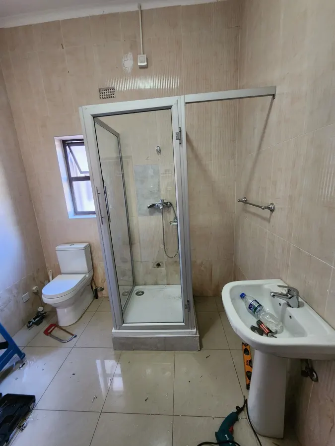 shower glass with 3 sides