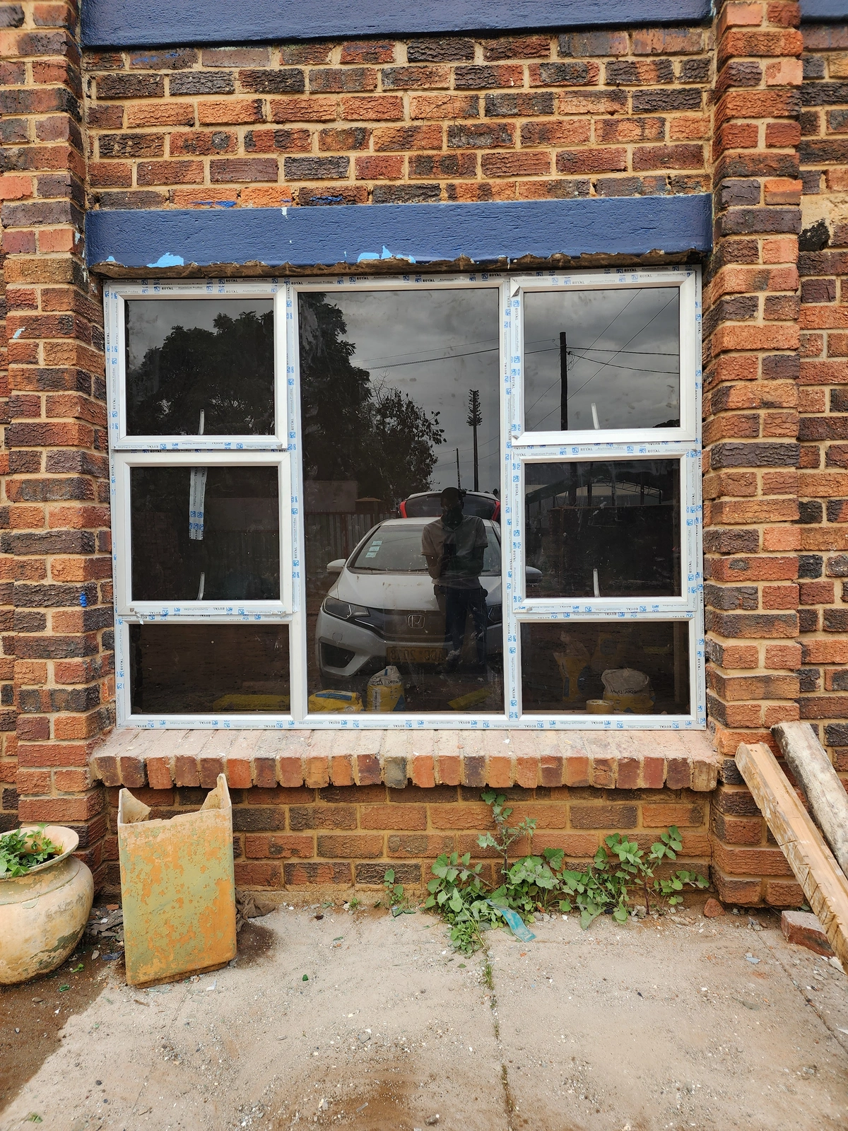 Silver aluminium window frames fix and supply in Zimbabwe